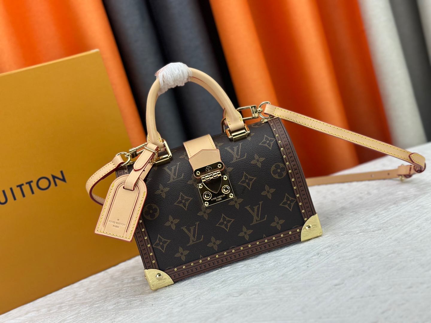 LV bag 742